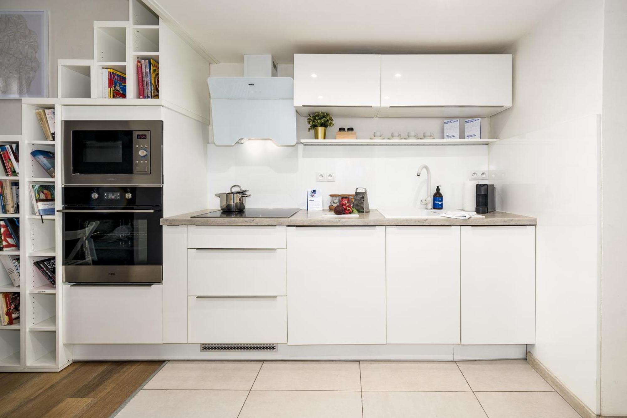 Apartment Days - Cozy - Netflix - Hip Karlin Prague